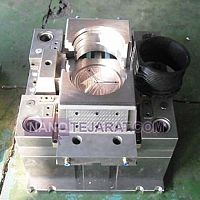 Design and manufacture of plastic molds